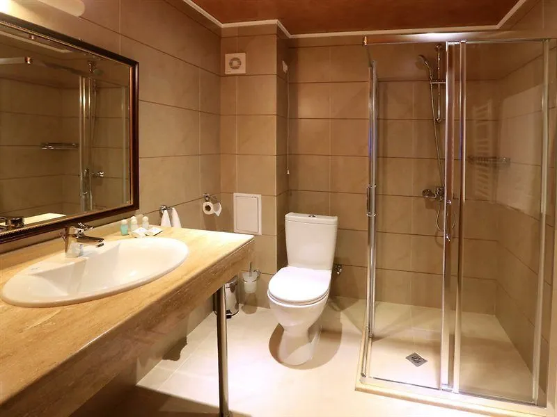 Royal Park Hotel & Apartments 班斯科